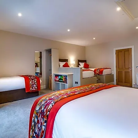 Kingston's Townhouse 4*