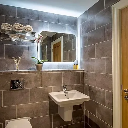 Kingston's Townhouse 4*